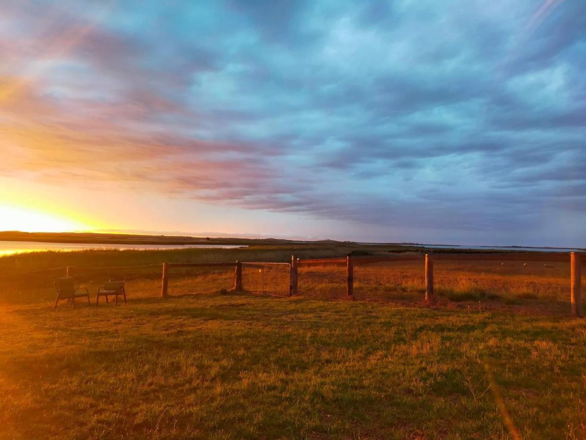 Coorong Island Retreat - Farm Stay At Pet Friendly Property Meningie Extérieur photo