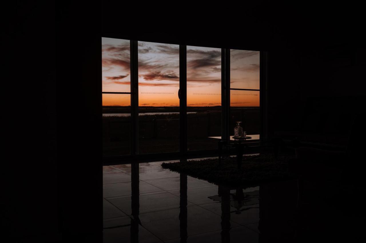 Coorong Island Retreat - Farm Stay At Pet Friendly Property Meningie Extérieur photo