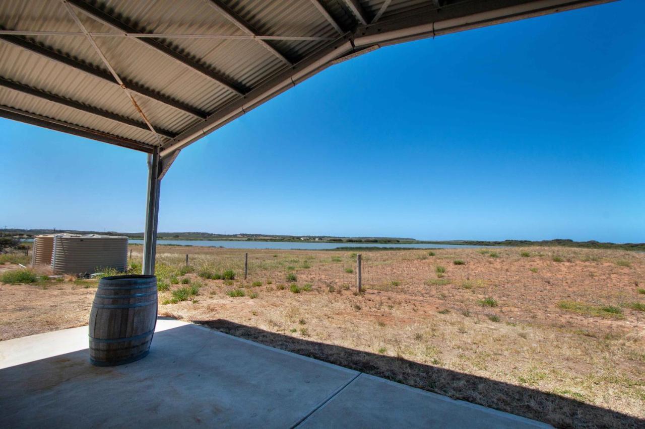 Coorong Island Retreat - Farm Stay At Pet Friendly Property Meningie Extérieur photo